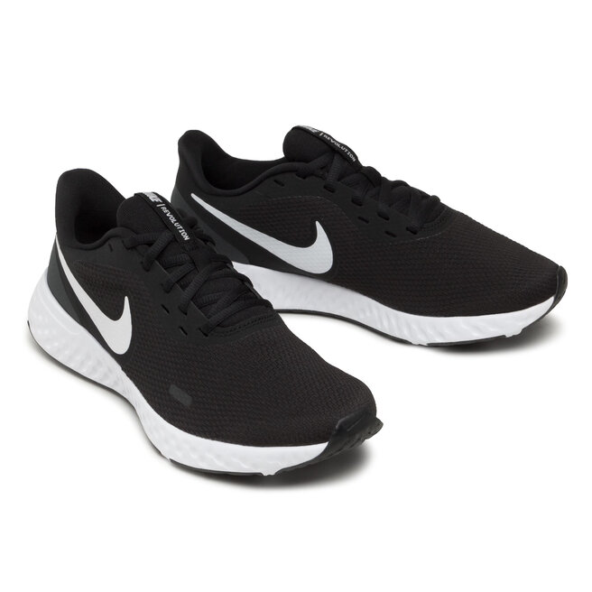 nike revolution white and black