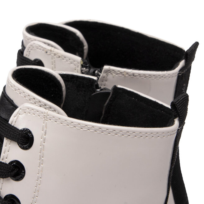 s.Oliver Turistická obuv s.Oliver 5-45211-39 Offwht Patent 145