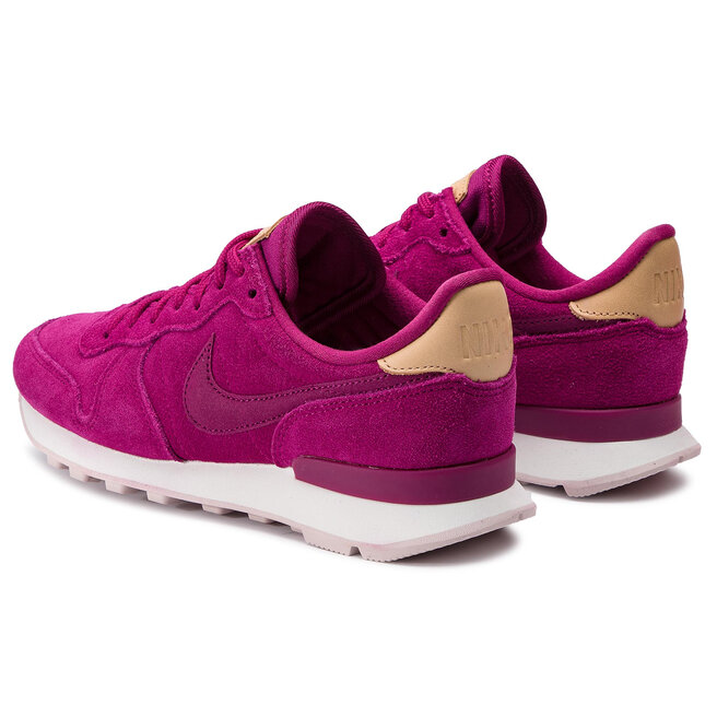Nike internationalist true berry store