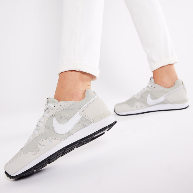 Batai Nike Venture Runner CK2948 002 Light Bone/White/Light Bone •  Www.eavalyne.lt