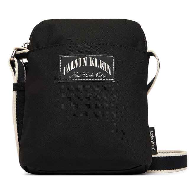 Saszetka Calvin Klein Graphic Capsule Reporter LV04D3346G Czarny -