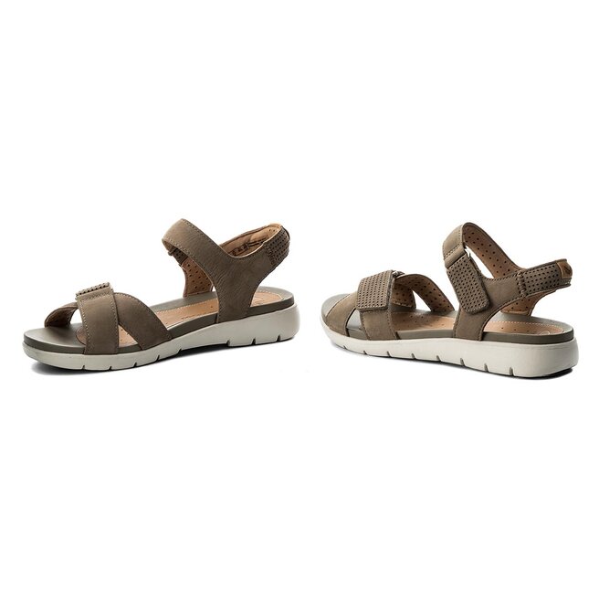 Un saffron sandals 2025