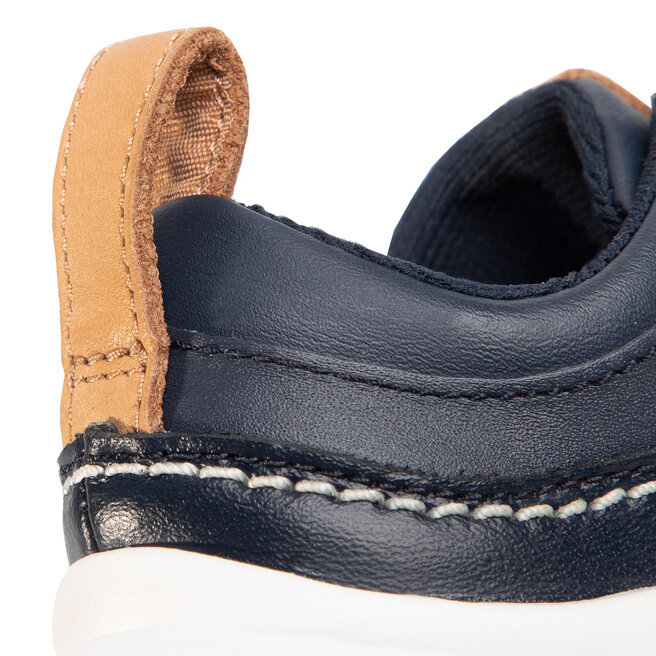Clarks online cloud ember