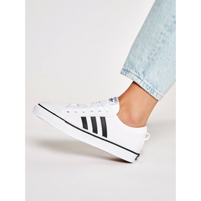 adidas Обувки adidas Nizza CQ2333 Ftwwht/Cblack/Ftwwht