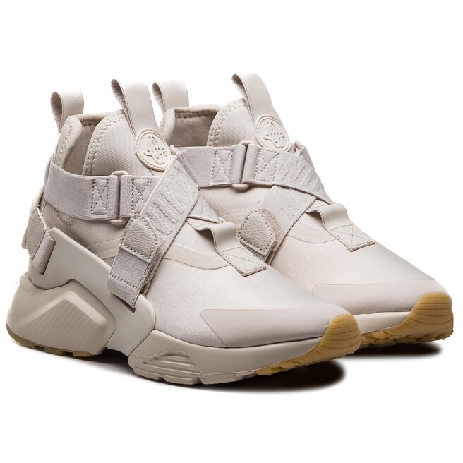 Nike air huarache best sale city low desert sand