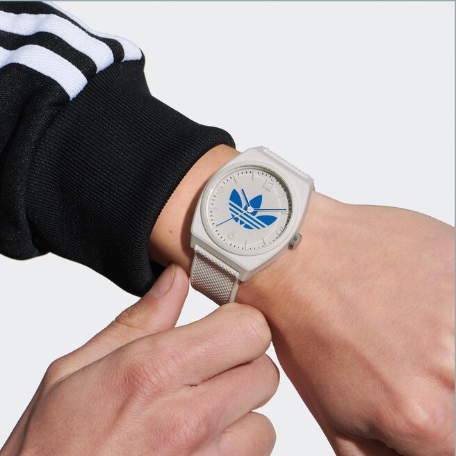 Reloj adidas Originals Project Two AOST23048 White Watch