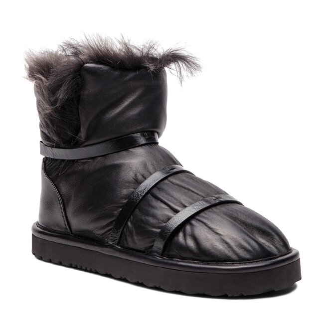 Stuart weitzman 2025 janica boots
