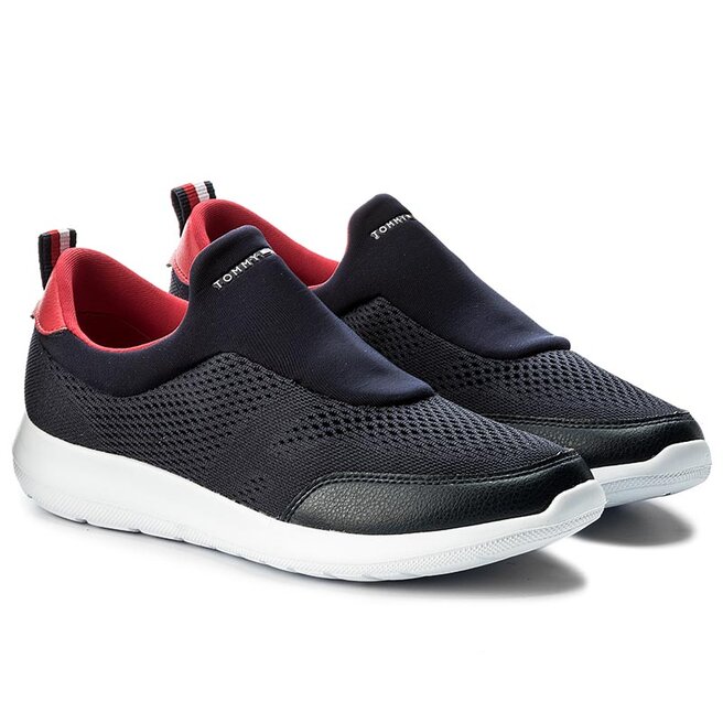 Tommy hilfiger taystee 6 discount