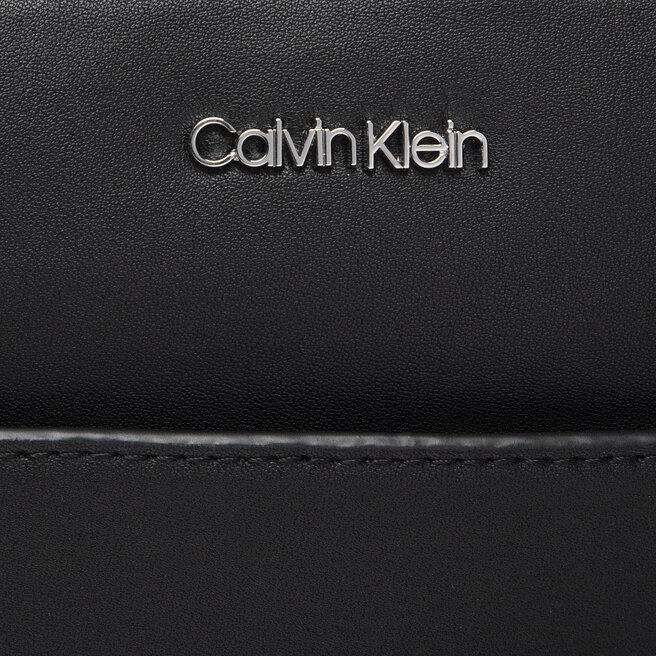 Calvin Klein Handtasche Calvin Klein Ck Must Camera Bag W/Slip Pkt K60K609680 BAX
