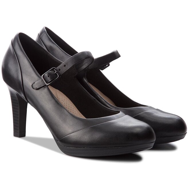 Adriel top carla clarks