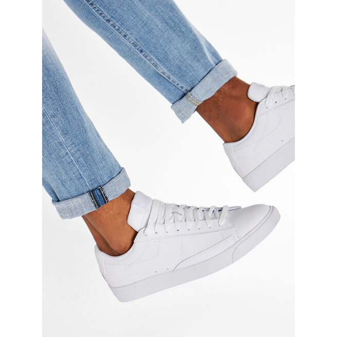 Batai Nike Blazer Low Le AQ3597 100 White/White/White • Www.eavalyne.lt