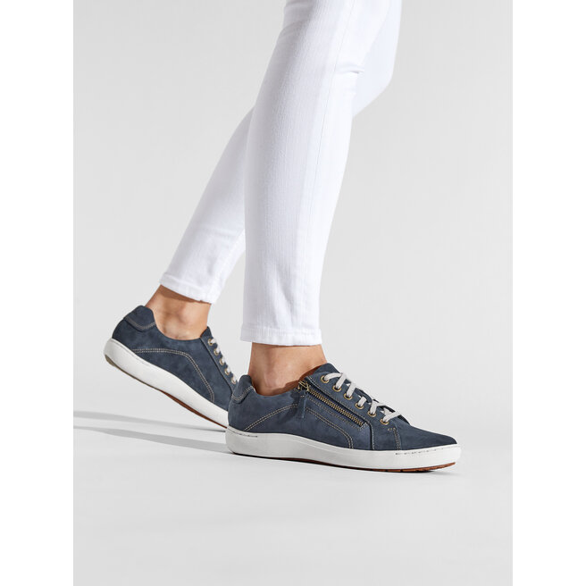 Clarks navy 2025 nubuck
