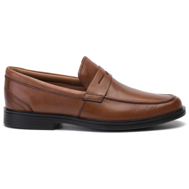 Tan clarks clearance