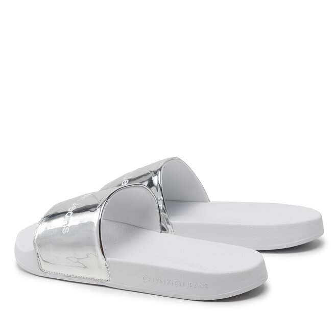 Calvin Klein Jeans Sandaler och Slip-ons Calvin Klein Jeans Slide Silver Monogram YW0YW00638 Silver 00T