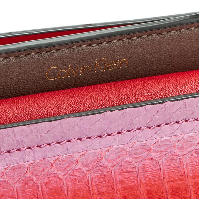Geantă Calvin Klein Shari Snake Small Flap Satchel K60K601285 905 •  