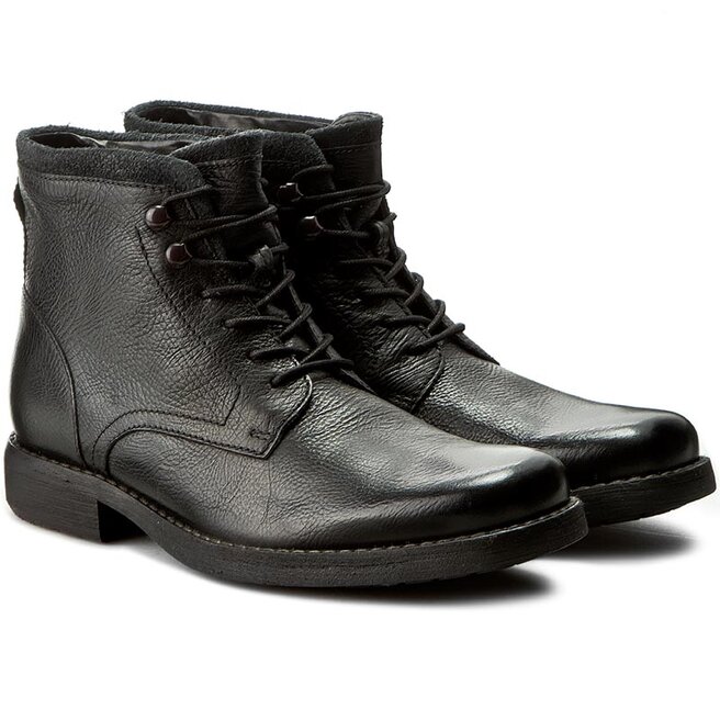 Clarks ashburn boots deals