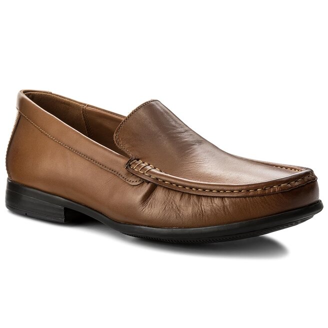 Mocassini Clarks Claude Plain 261243167 Tan Leather escarpe