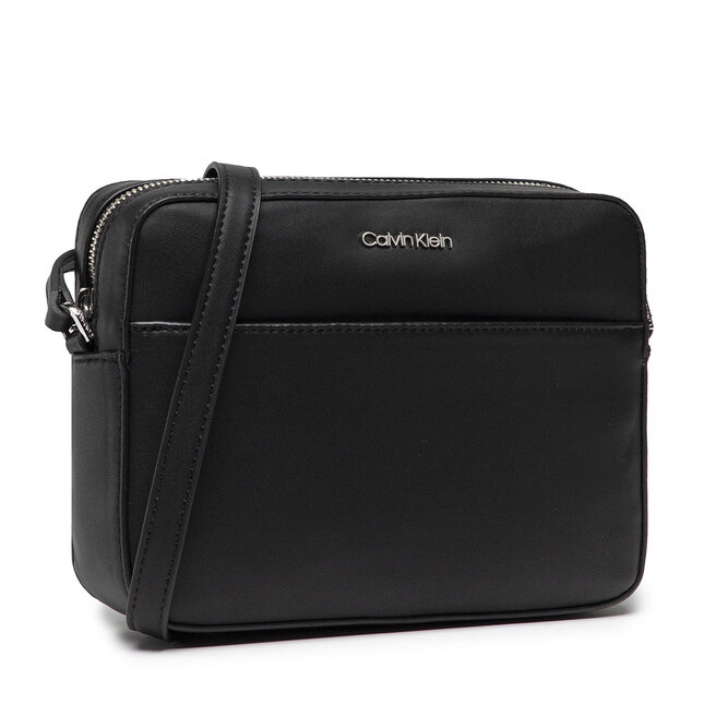 Calvin Klein Handtasche Calvin Klein Ck Must Camera Bag W/Slip Pkt K60K609680 BAX