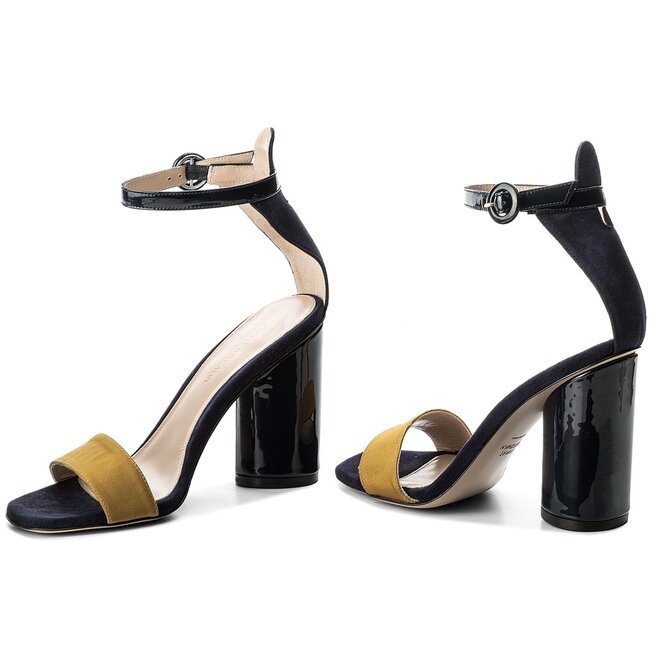 Stuart weitzman kimly sale