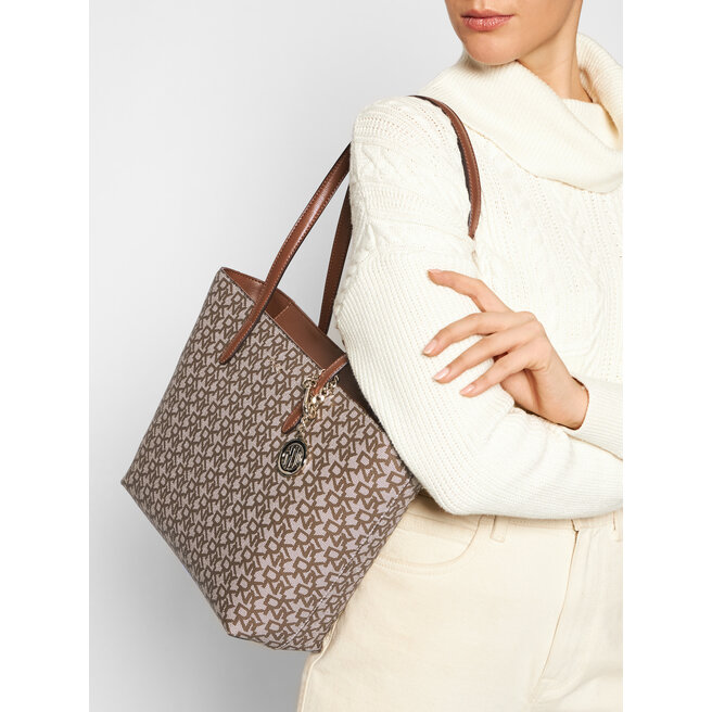 Torebka DKNY Bryant Lg Zip Tote R74AJ014 Chino Crml eobuwie .pl