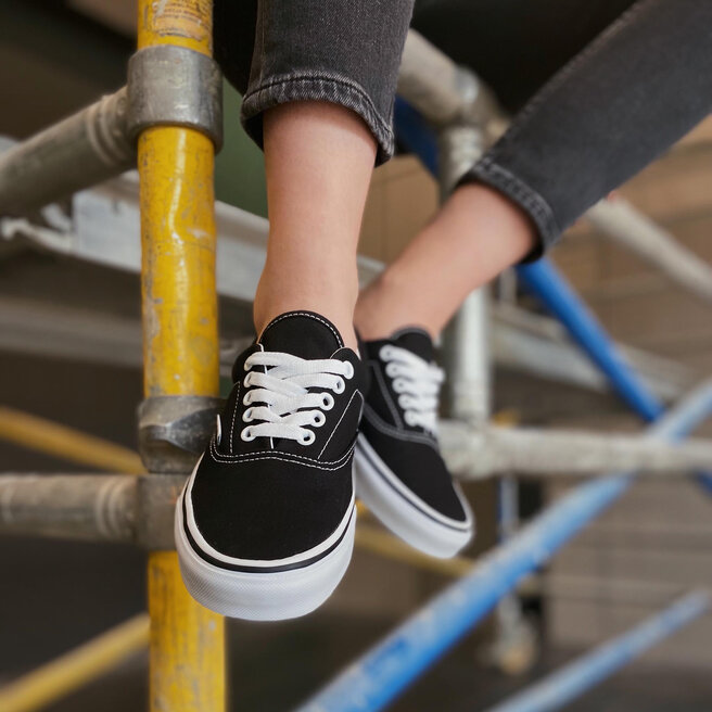 black leather vans mte