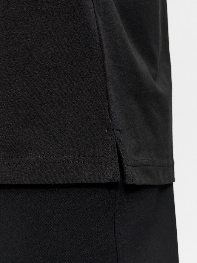 Calvin Klein Calvin Klein Camiseta Sense Layer K10K112394 Negro Regular Fit
