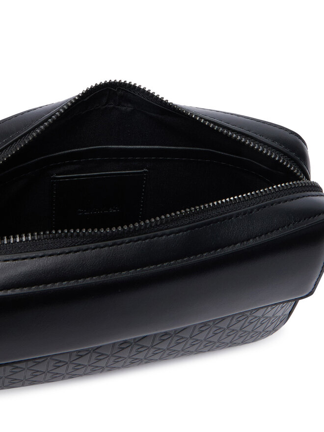 Calvin Klein Umhängetasche Calvin Klein Refined Emblem Mix Pouch W/ Hand LV04D1369G Schwarz
