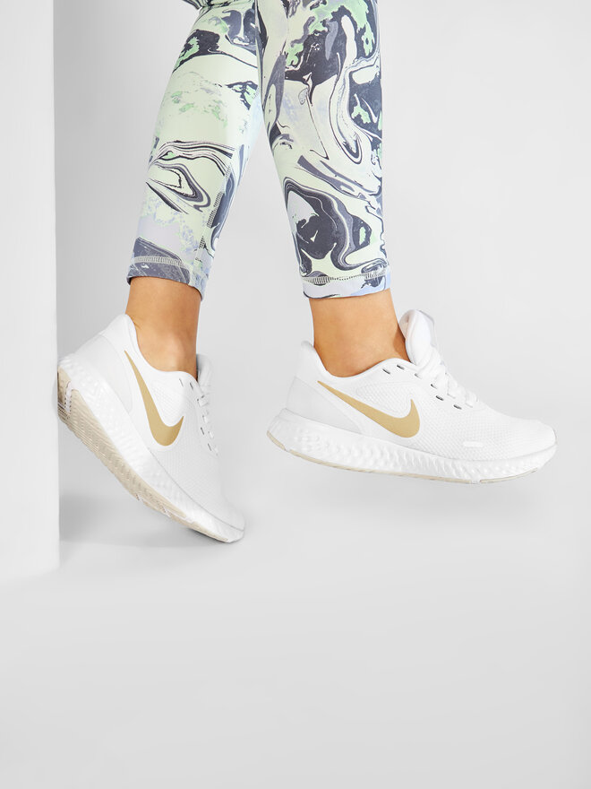 Scarpe running Nike Revolution 5 BQ3207 108 Bianco | escarpe.it
