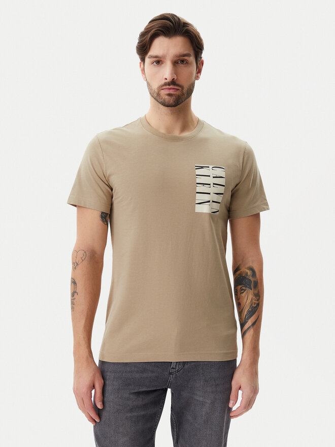Calvin Klein Jeans Calvin Klein Jeans Camiseta Serif Box Graphic J30J327474 Beis Regular Fit