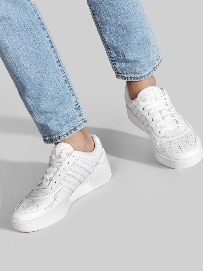 adidas Сникърси adidas Courtic GY3589 Бял