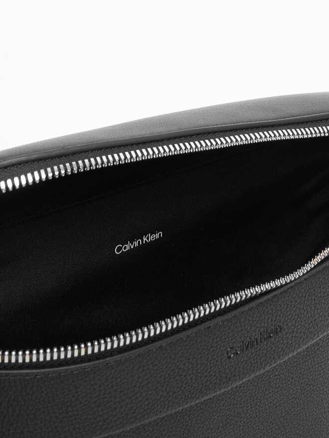 Calvin Klein Τσαντάκι μέσης Calvin Klein Micro Pebble Waistbag 38 LV04D3002G Μαύρο