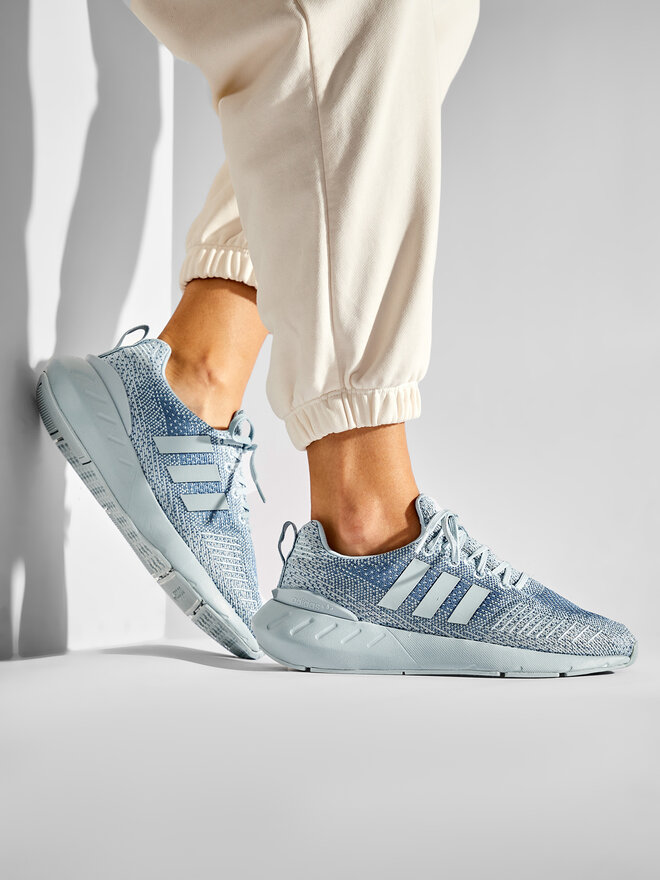 Swift run vapour grey top