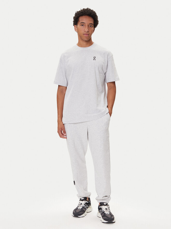 On On Camiseta Club-T 1ME1005 Gris Relaxed Fit