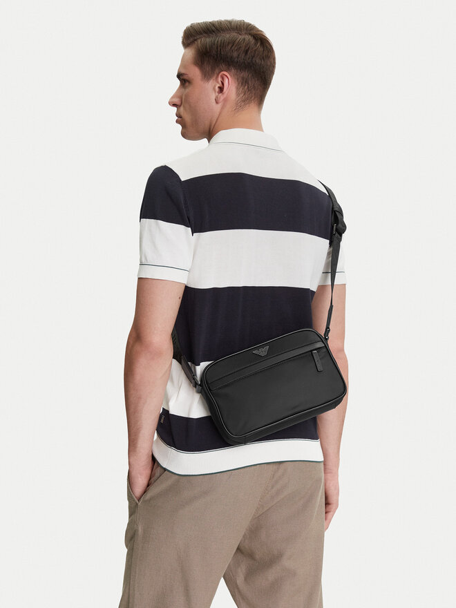 Emporio Armani Плоска сумка Emporio Armani EM001803 AF13454 UC001 Чорний