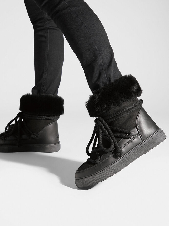 Inuikii Stivali da neve Inuikii Classic High 75207-005 Nero