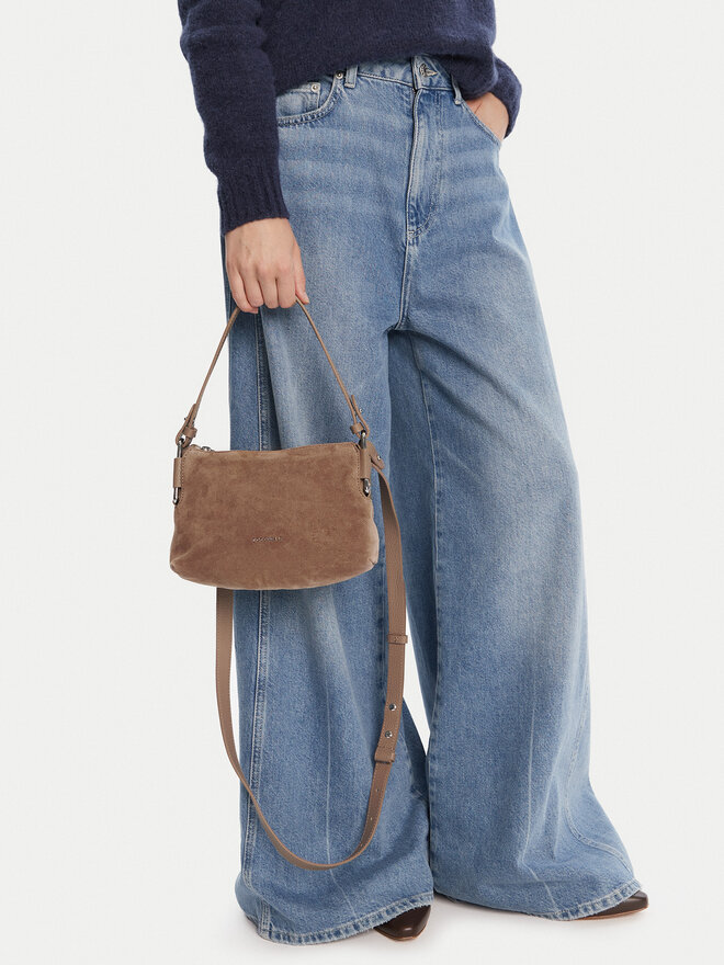 Coccinelle Сумка Coccinelle T96 Coccinellerbekka Suede E5 T96 52 01 01 Коричневий