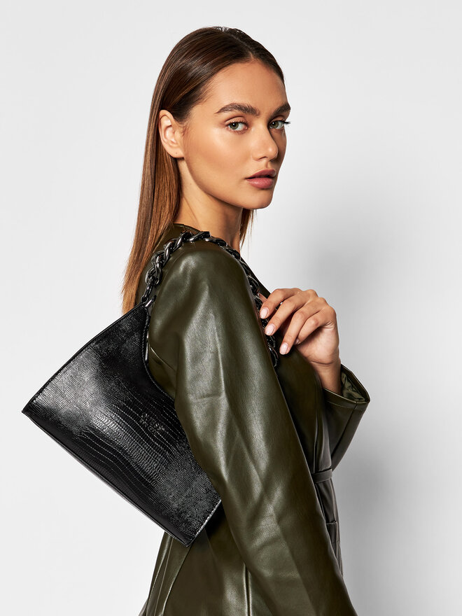 Guess Дамска чанта Guess HWKM83 82020 Черен