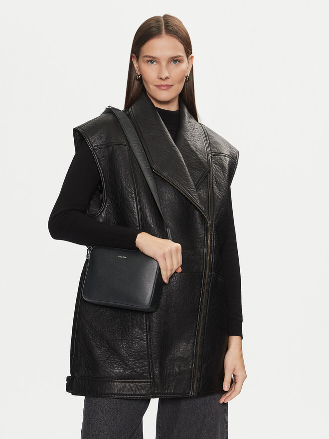 Calvin Klein Geantă Calvin Klein Ck Must Small Camera Bag_Caviar K60K613084 Negru