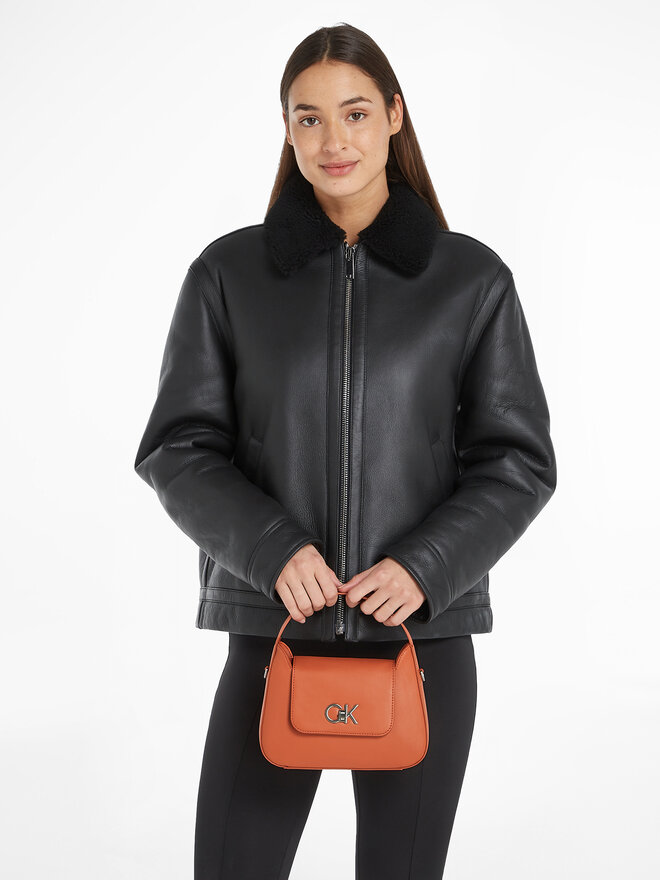 Calvin Klein Ročna torba Calvin Klein Re-Lock Crossbody W/Flap Sm K60K610770 Rjava