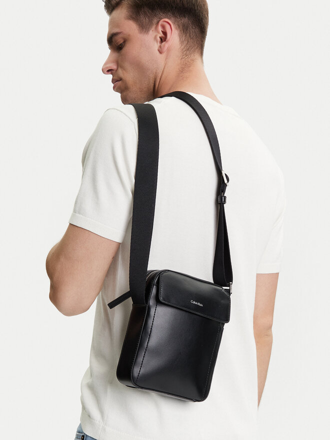 Calvin Klein Плоска сумка Calvin Klein Ck Sleek Reporter S K50K512966 Чорний
