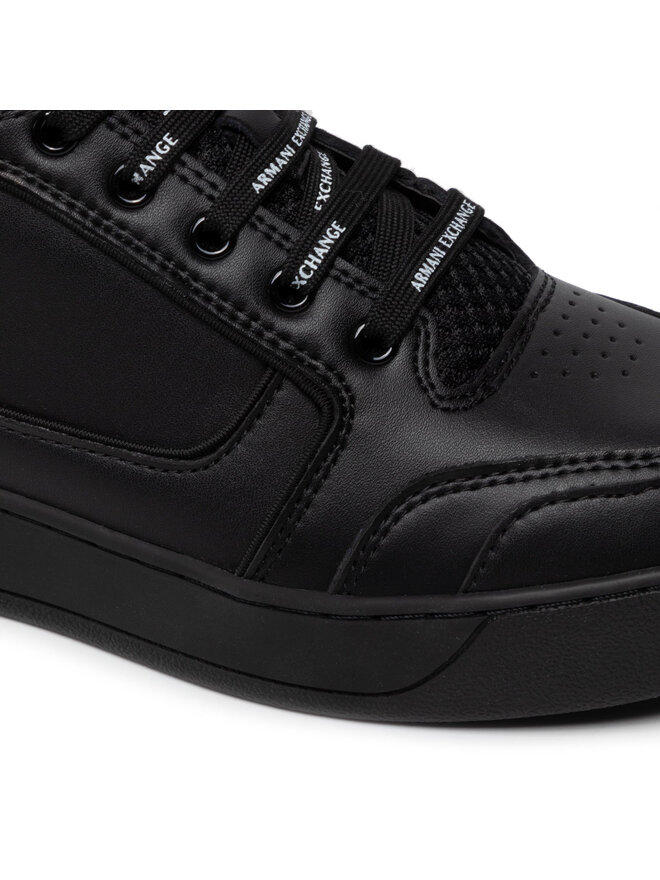 Armani Exchange Laisvalaikio batai Armani Exchange XUZ037 XV561 K001 Juoda