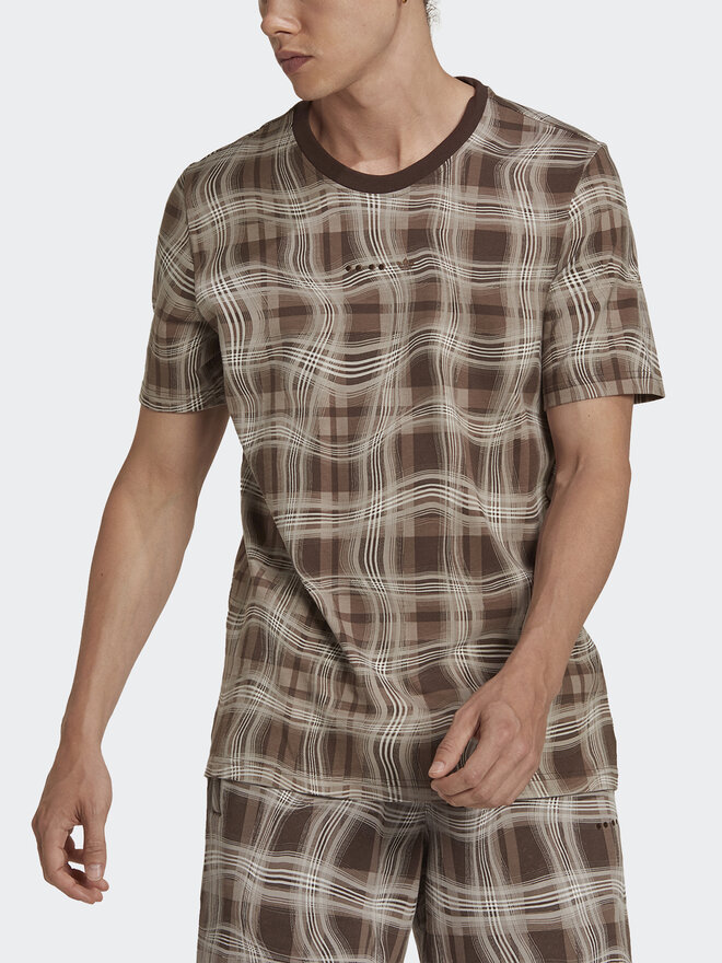 adidas adidas Marškinėliai Reveal Allover Print HK2744 Ruda Regular Fit