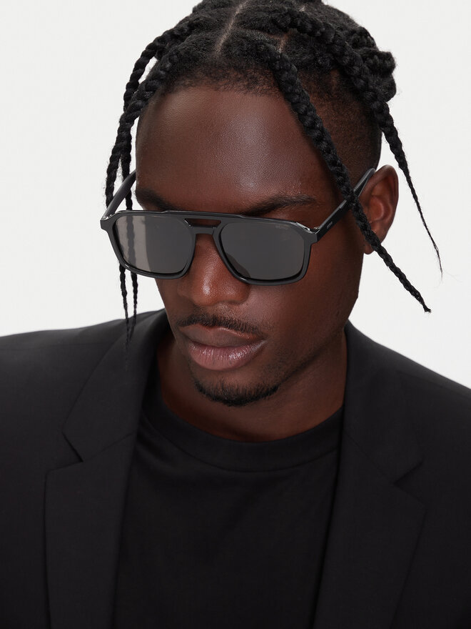 HUGO Saulesbrilles HUGO 1335/S Melns