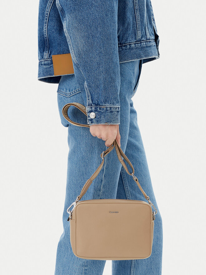 Calvin Klein Сумка Calvin Klein Ck Must Small Camera Bag K60K613145 Бежевий