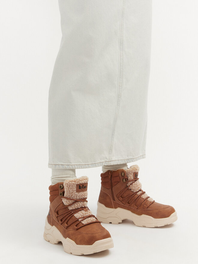 Lee Cooper Škornji Lee Cooper LCJ-24-03-3061LA Rjava