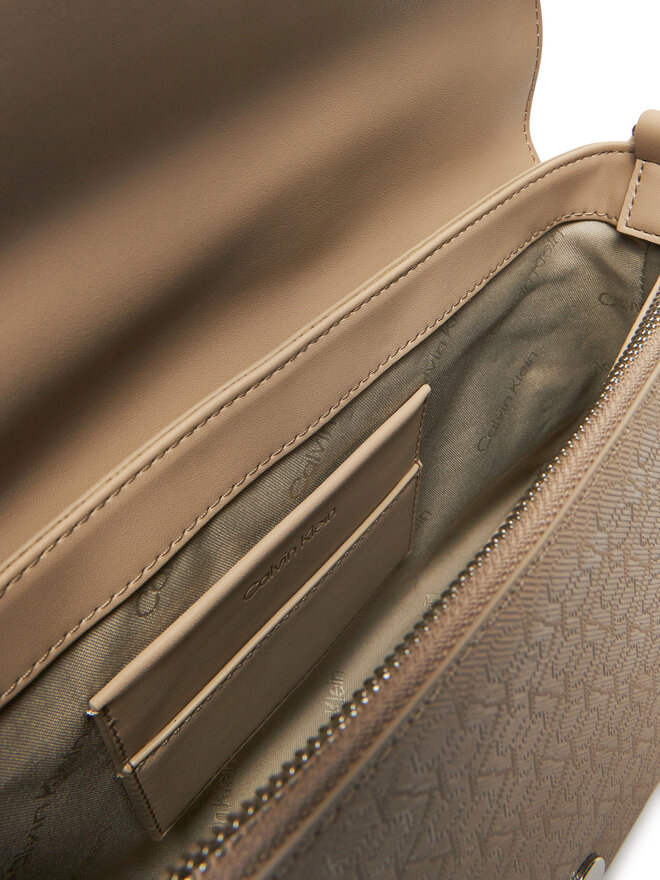 Calvin Klein Сумка Calvin Klein Ck Must Satchel_Mono K60K613181 Бежевий