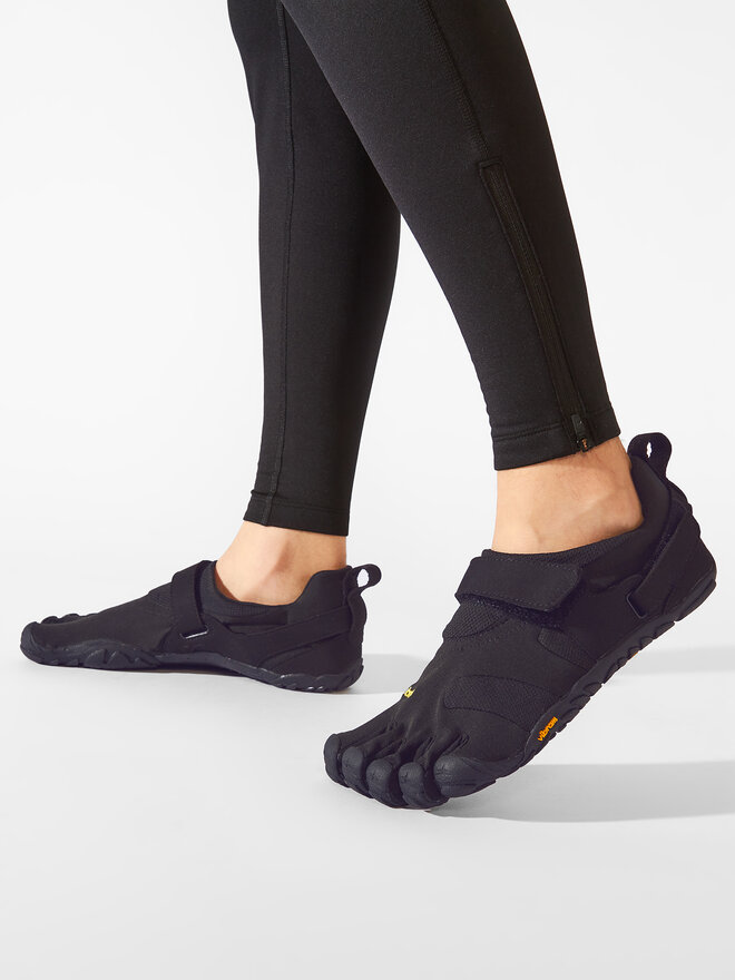 Vibram Fivefingers Boty do posilovny Vibram Fivefingers Kmd Sport 2.0 21M3601 Černá