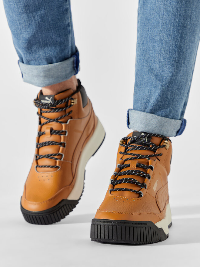 Black and tan pumas outlet