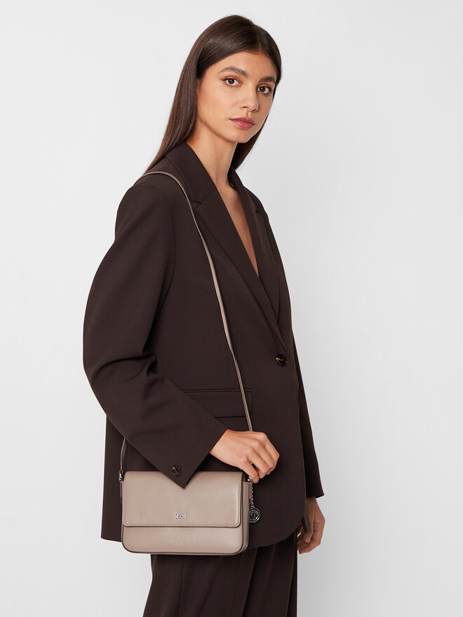 Сумка DKNY Bryant-Md Flap Xbody R82E3467 Бежевий | evzuttya.com.ua