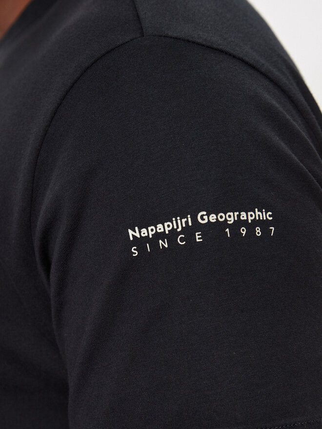 Napapijri Napapijri Marškinėliai S-Badge NP0A4I3N Juoda Regular Fit